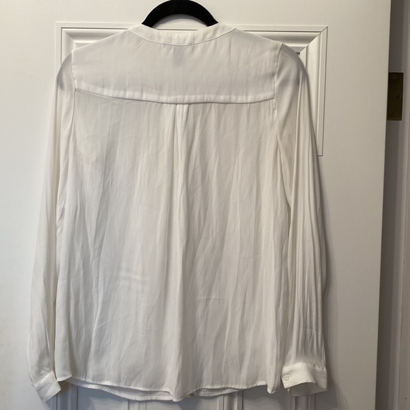 Lightweight white button up size small - Picture 3 of 3